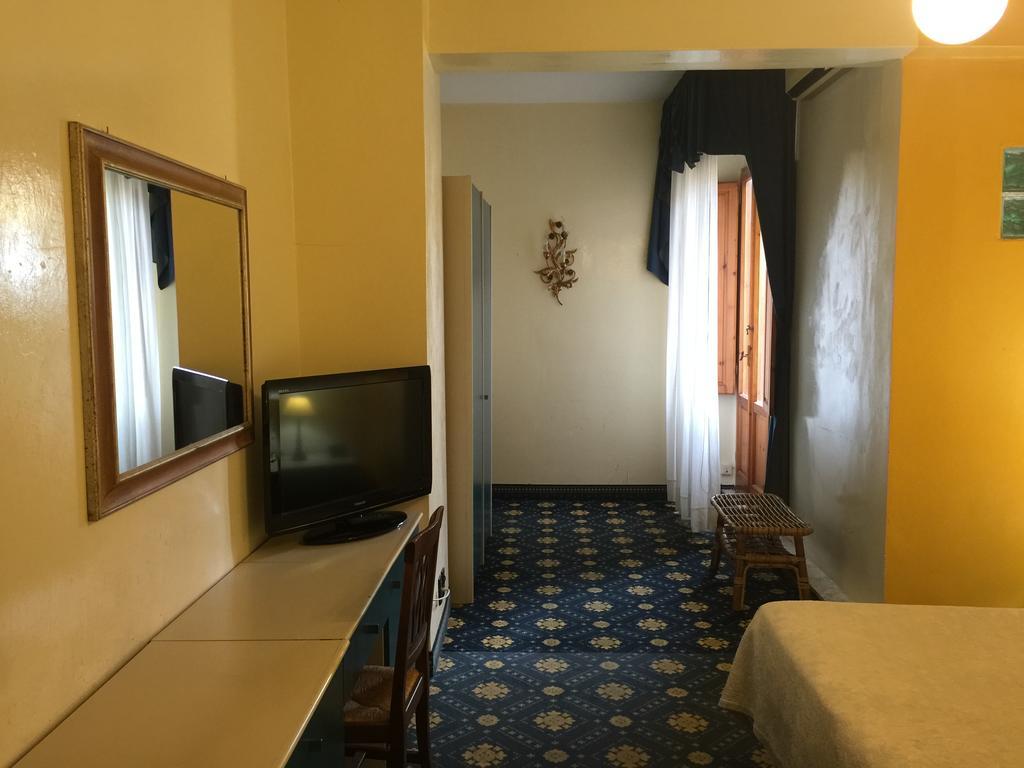 Hotel Corallo مونتيكاتيني تيرمي المظهر الخارجي الصورة