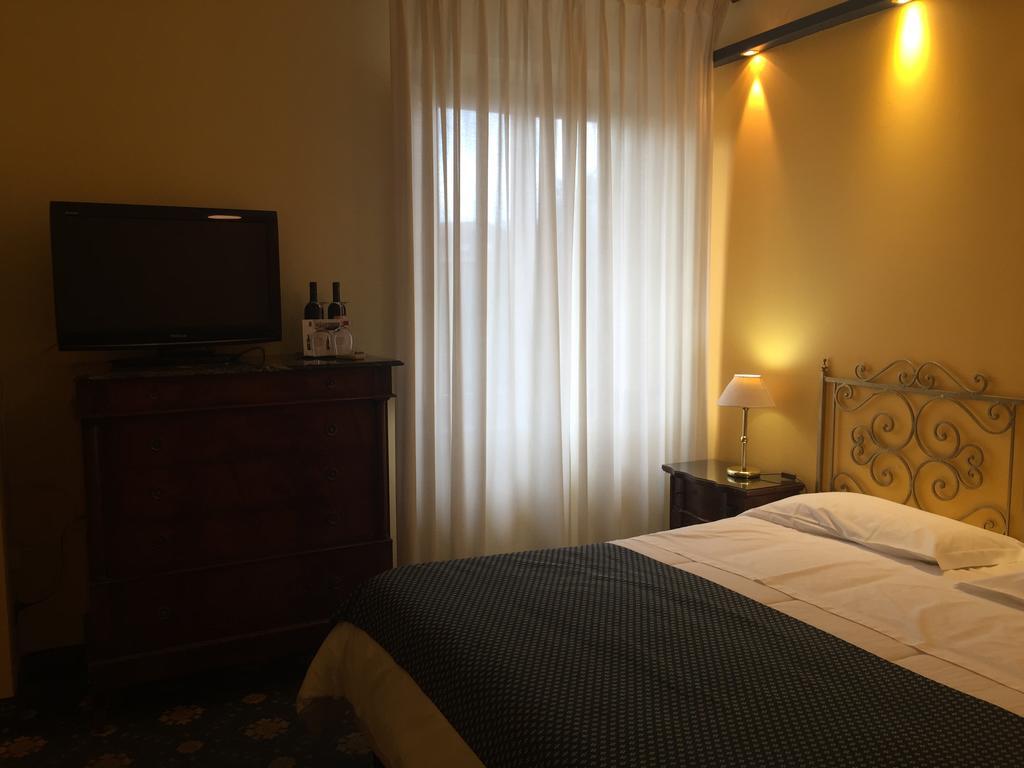 Hotel Corallo مونتيكاتيني تيرمي المظهر الخارجي الصورة