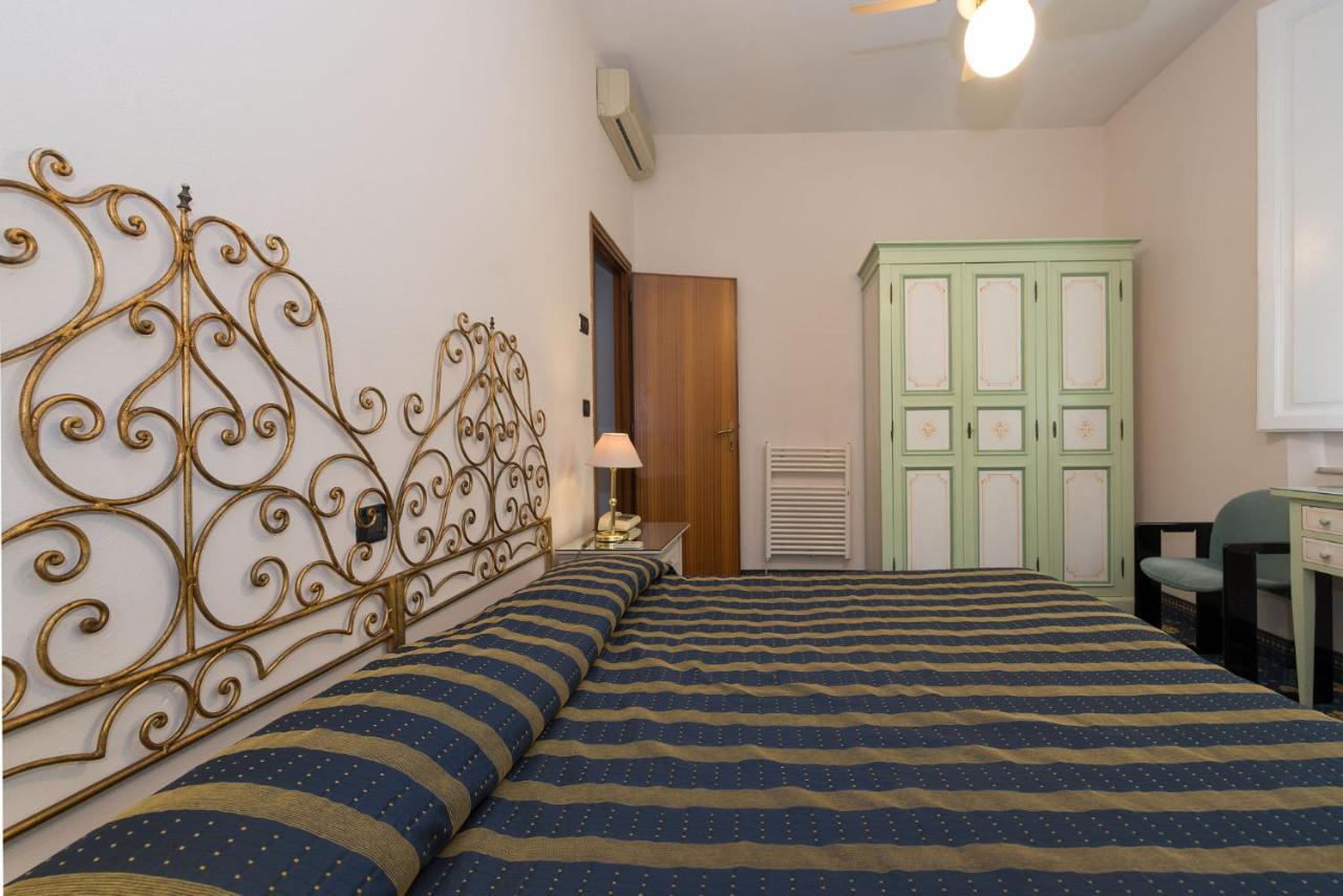 Hotel Corallo مونتيكاتيني تيرمي المظهر الخارجي الصورة