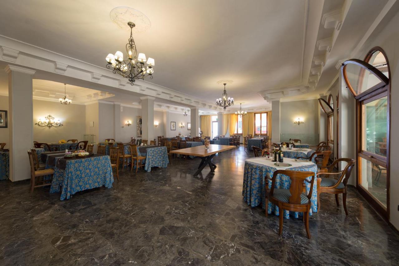 Hotel Corallo مونتيكاتيني تيرمي المظهر الخارجي الصورة