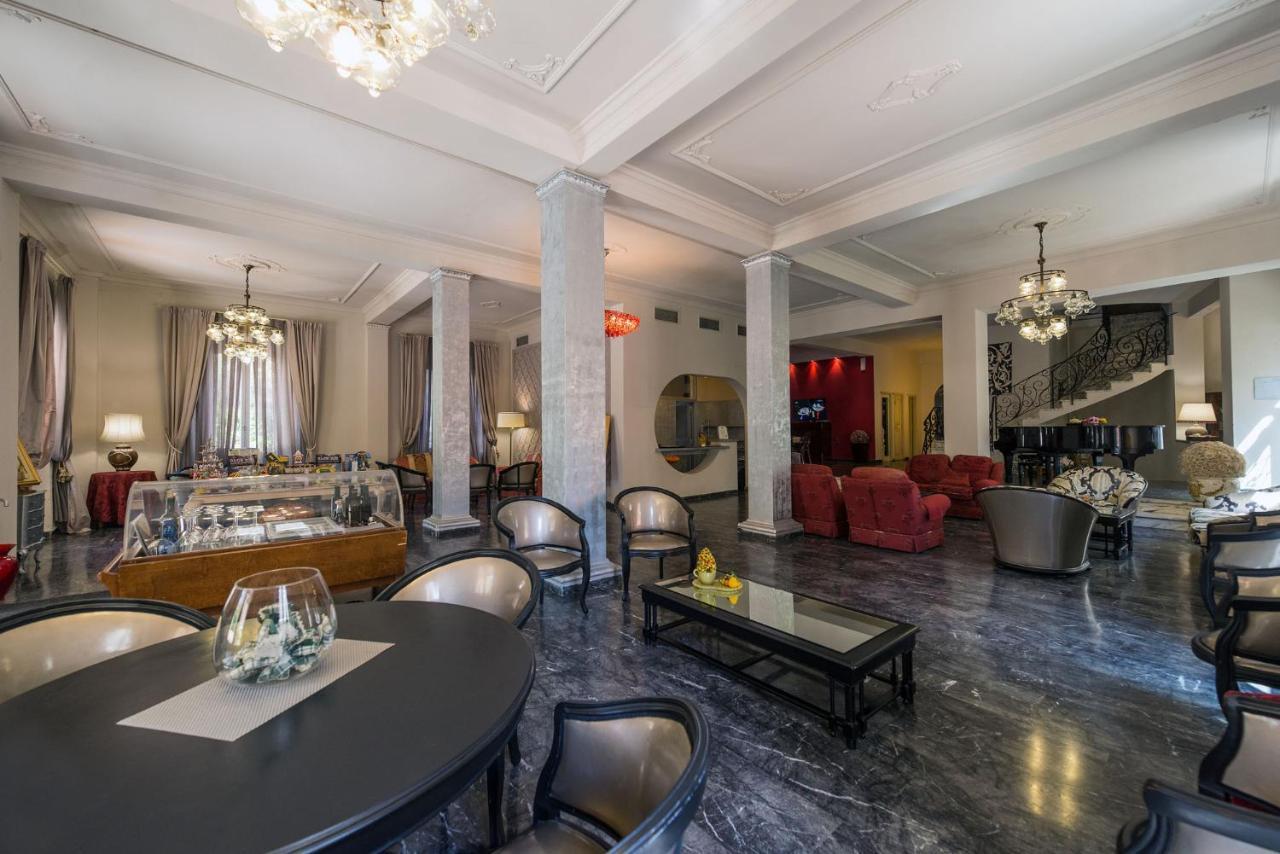 Hotel Corallo مونتيكاتيني تيرمي المظهر الخارجي الصورة